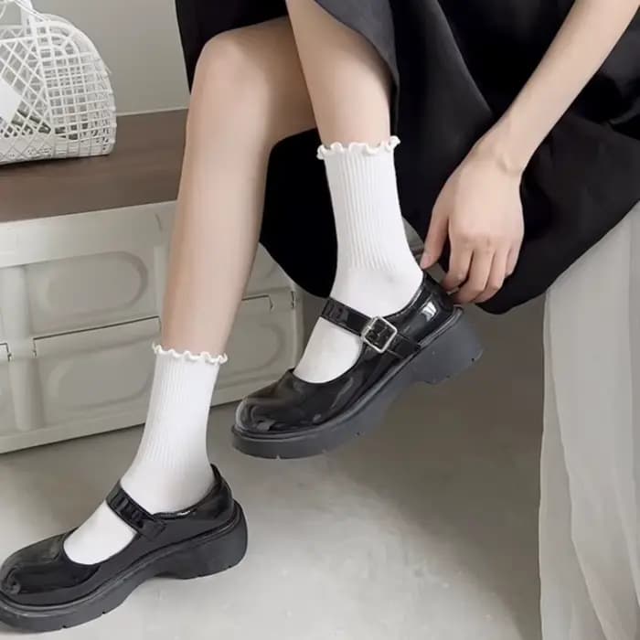 Chaussettes mi-mollet à volants pour femmes
