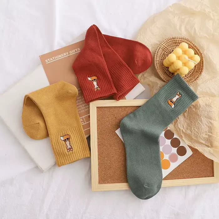 2025 automne hiver femmes chaussettes dessin animé Animal renard broderie mignon chaussette pour femme solide coton