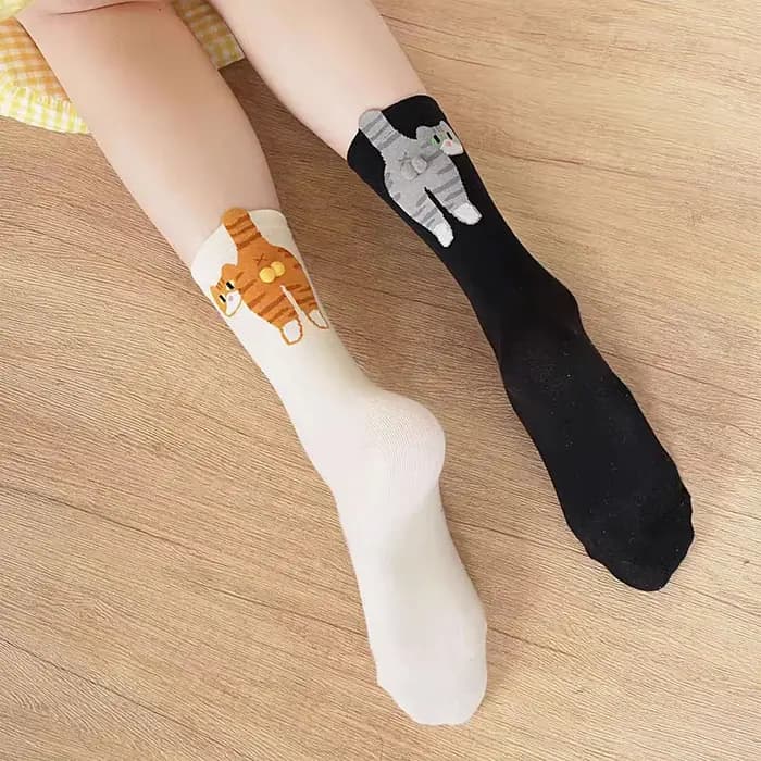 Chaussettes uniques avec boules de chat 3d