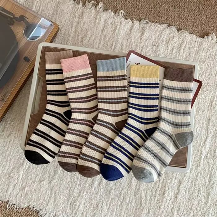 Chaussettes colorées à rayures pour femmes