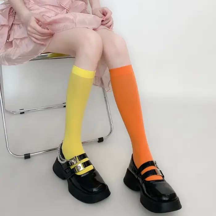 Chaussettes hautes pour femmes