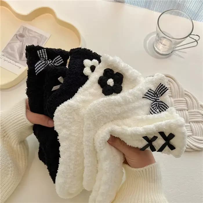 Chaussettes floues mignonnes pour femmes
