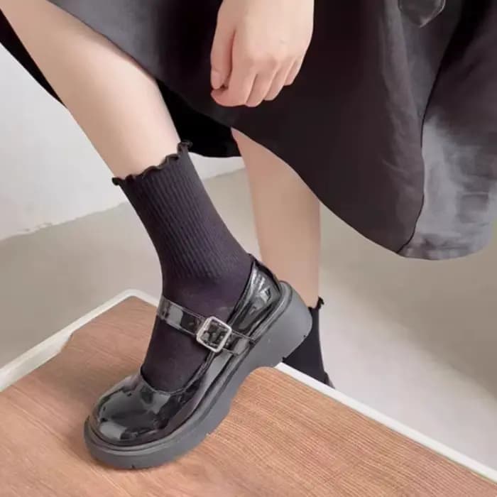 Chaussettes mi-mollet à volants pour femmes