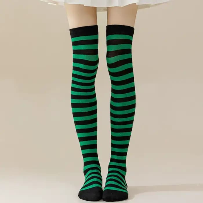 Cadeau de noël garder au chaud bas à rayures colorées absorbent la sueur doux sur les chaussettes au genou mignon mince