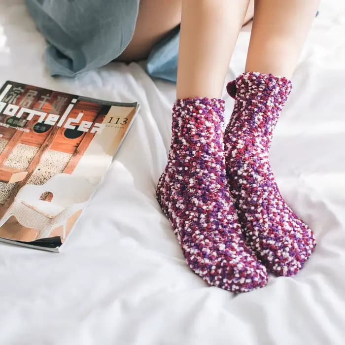 Nouvelles femmes coloré chaud épais chaussette mignon automne hiver dame fille moyen Tube chaussettes de sol