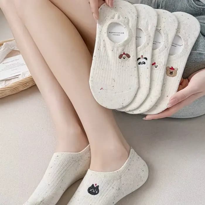 1 paire de chaussettes bateau en fil à motifs d'animaux de dessin animé pour femmes