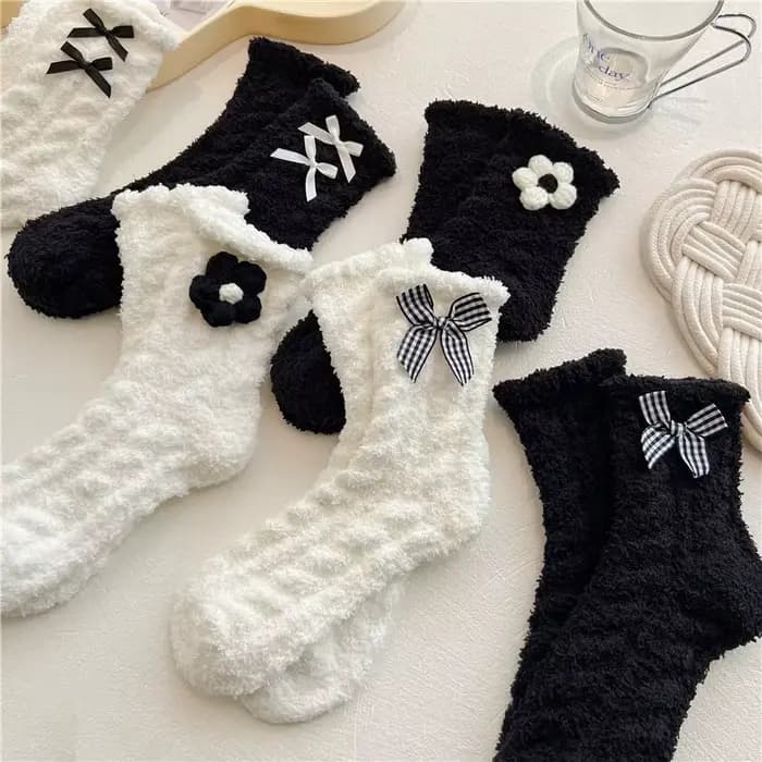 Chaussettes floues mignonnes pour femmes