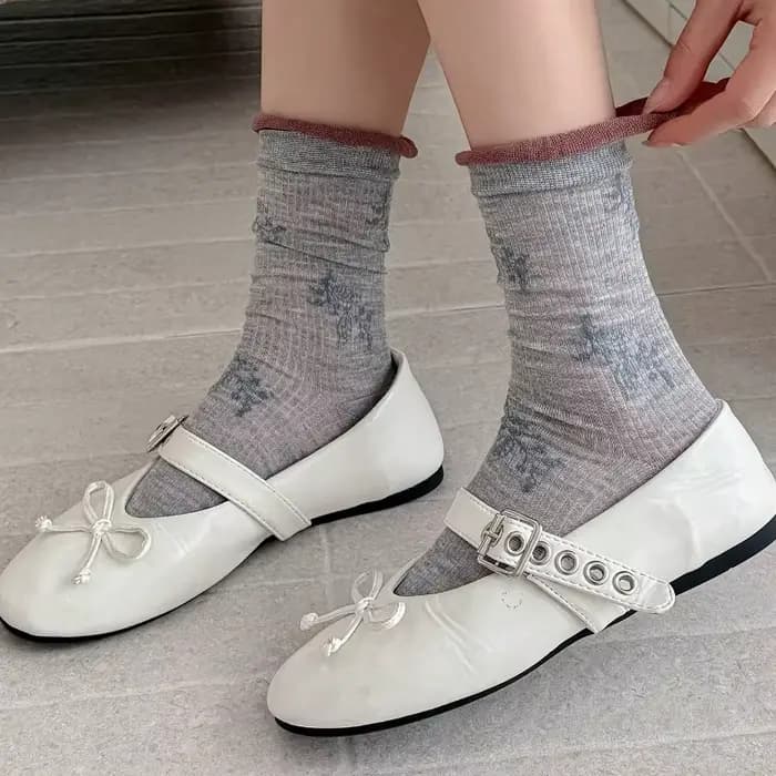 Chaussettes longues à la mode pour femmes