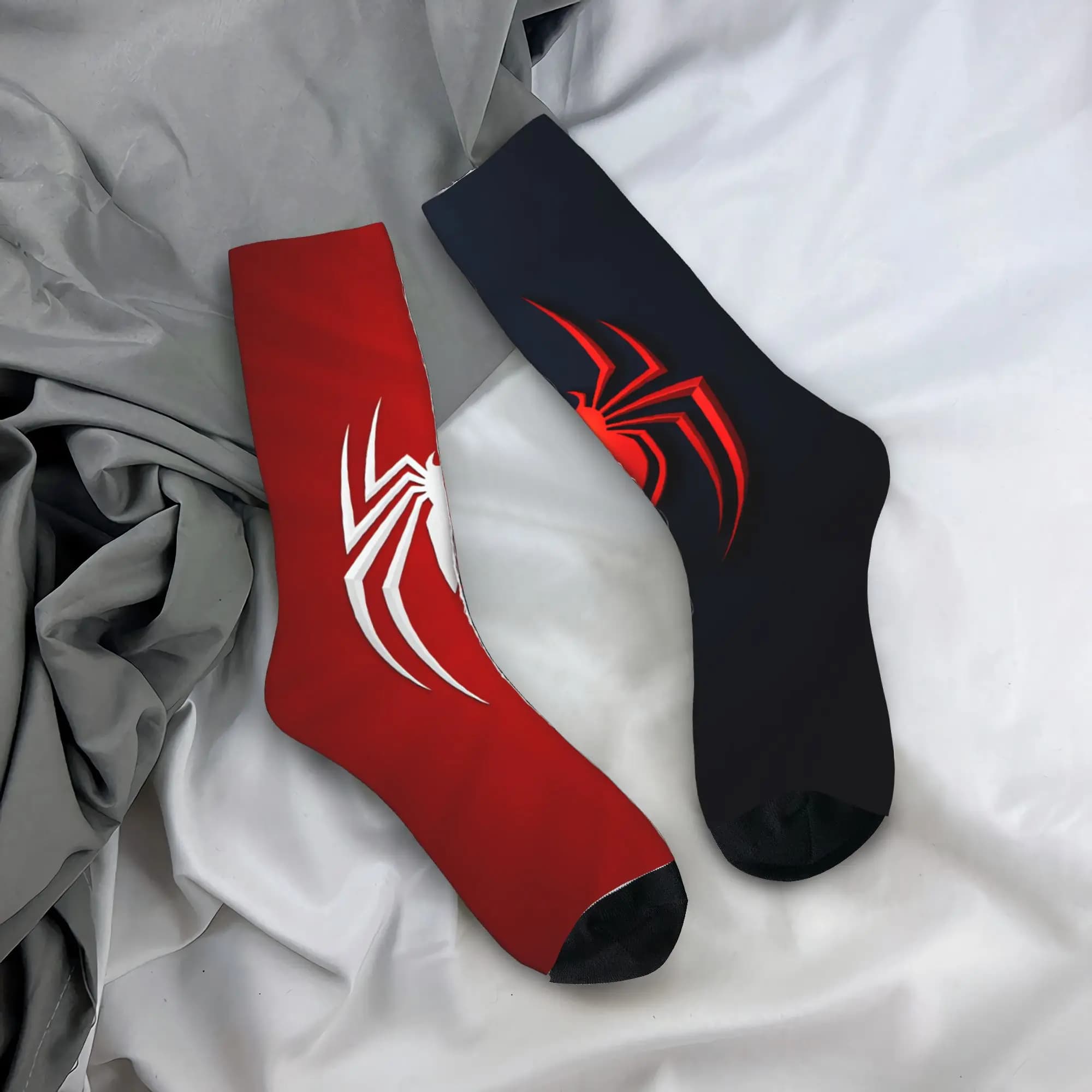 Chaussettes Red Spider élégantes pour hommes, chaussettes douces, antidérapantes, avec motif graphiq