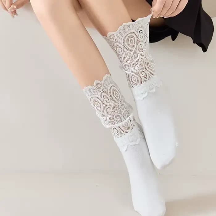 Chaussettes Sexy en dentelle florale pour femmes, chaussettes courtes transparentes en coton, noires