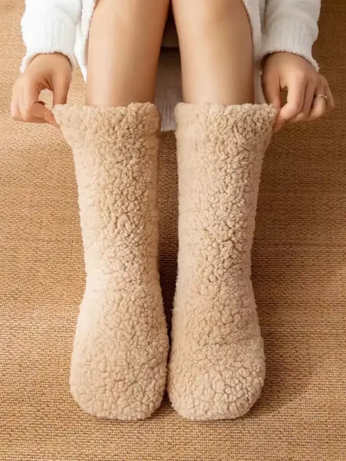 Chaussettes thermiques épaisses pour femmes, pantoufles de sol antidérapantes en velours, chaudes po
