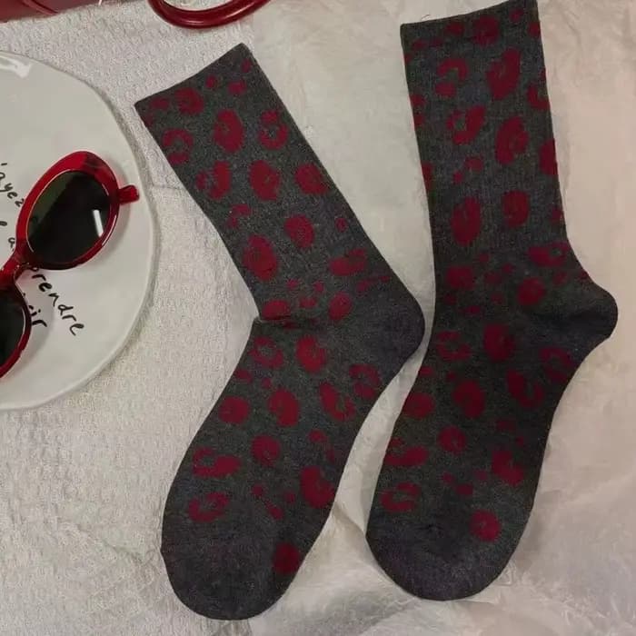Chaussettes pour femmes Encore rouge mode personnalité rétro imprimé léopard automne hiver haute éla