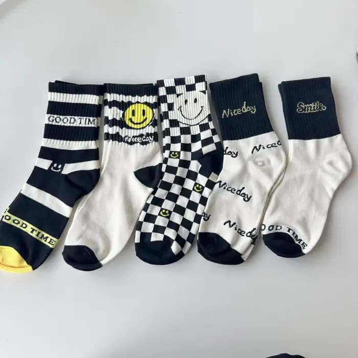 5 paires de chaussettes souriantes noires et blanches pour hommes et femmes, chaussettes mi-longues,
