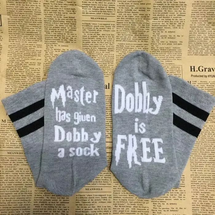 Chaussettes fantaisie unisexes « Le Maître a offert à Dobby une chaussette, Dobby est libre » – Chau