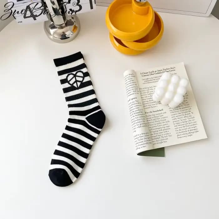 Femmes noir blanc laine chaussettes Plaid rétro vérifier fleur imprimé Harajuku filles chaussette fe