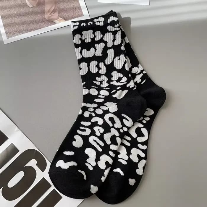 1 paire de chaussettes colorées à imprimé léopard, chaussettes mi-longues confortables et mignonnes,