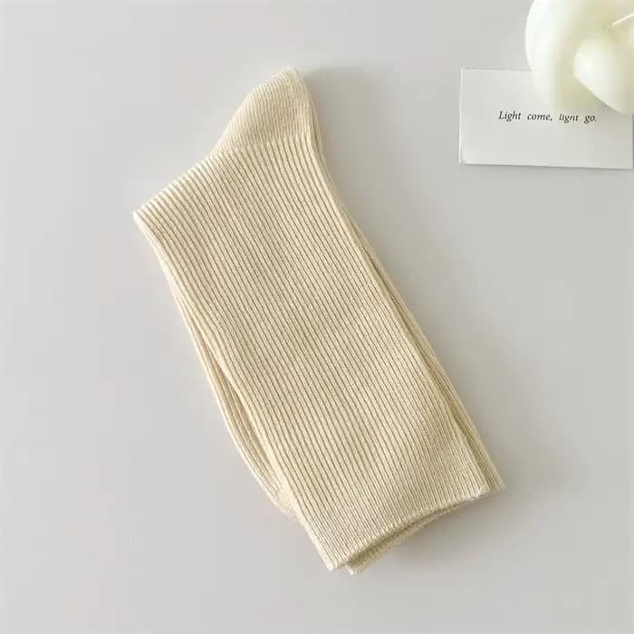 Nouvelles chaussettes pour femmes respirant plaine basique Simple filles équipage chaussettes amples