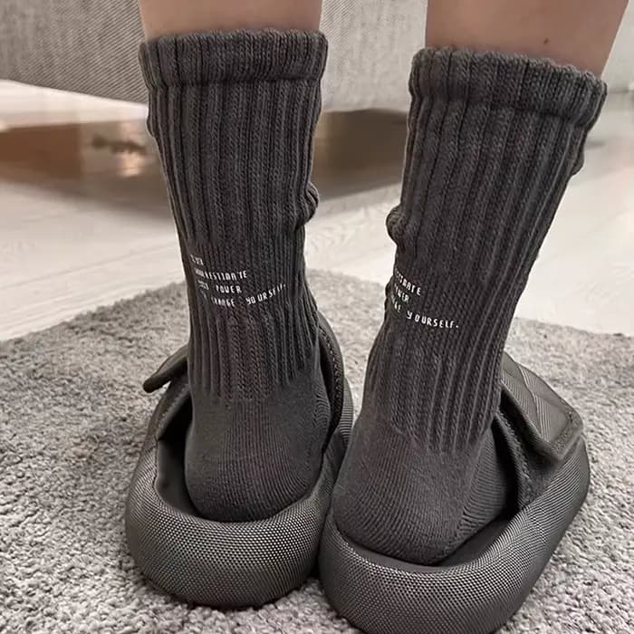 Mode épais aiguille chaussettes pour hommes femmes rétro couleur unie sport longues chaussettes serv