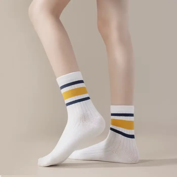 Quatre paires de chaussettes pour enfants pour le printemps et l'automne, style polyvalent rayé, cha