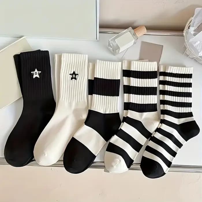 5 paires de chaussettes rayées noires et blanches pour femmes, ensemble de chaussettes de sport en c