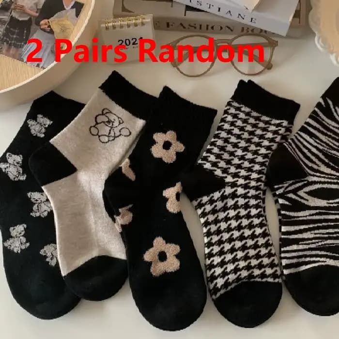 2/5 paires femmes mignon petit ours mi-mollet chaussettes à la mode fleur imprimé Floral doux confor