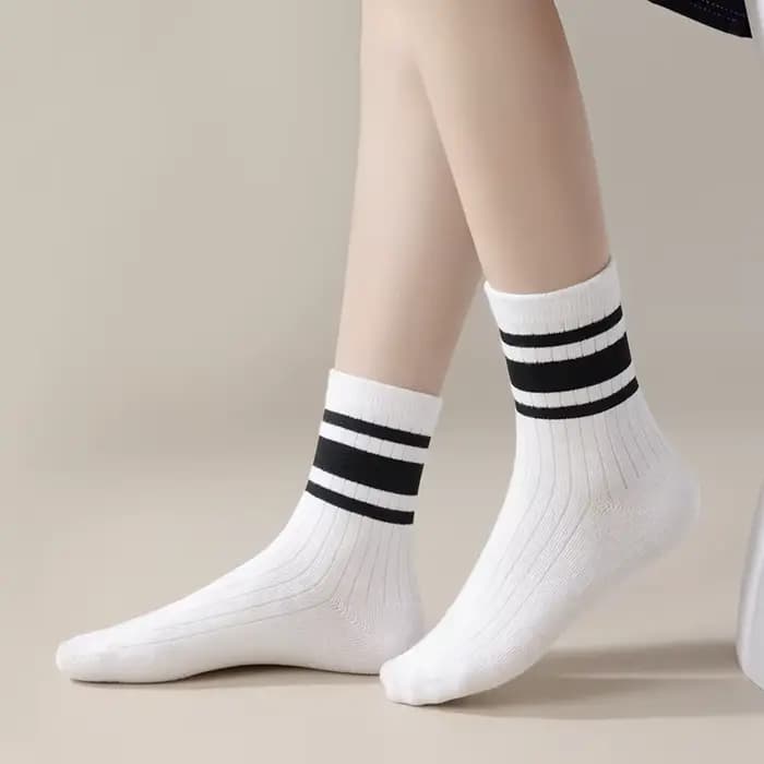 Quatre paires de chaussettes pour enfants pour le printemps et l'automne, style polyvalent rayé, cha