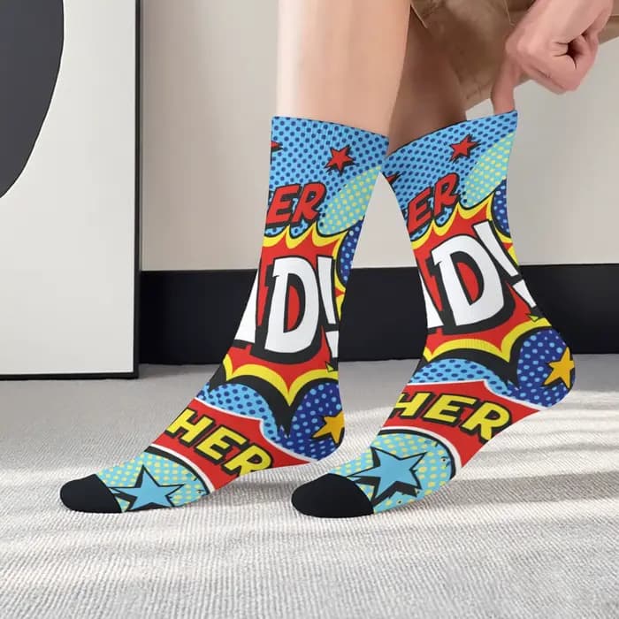 1 paire de chaussettes fantaisie imprimées « Super Dad