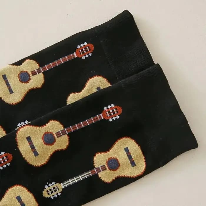 1 paire de chaussettes mi-tube imprimées guitare pour hommes, à la mode, polyvalentes, col rond, doux, confortables, respirantes, décontractées