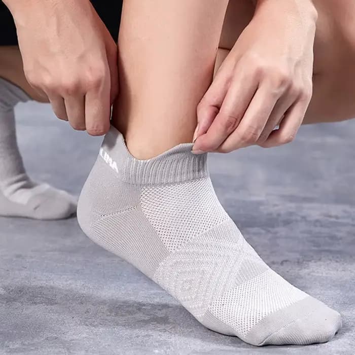 Chaussettes de sport athlétiques en nylon, couleur vive, pour activités de plein air, basketball, vélo, course à pied, respirantes, séchage rapide, invisibles, pour voyage