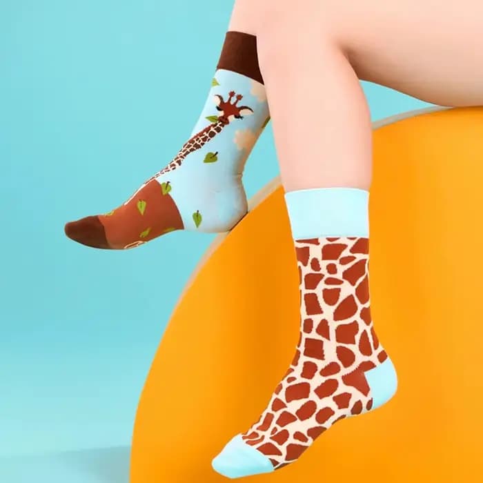 Hommes femmes chaussettes créatives AB asymétrique coton chaussettes mode personnalité tendance dessin animé Couple drôle chaussettes quotidien grande taille Sox