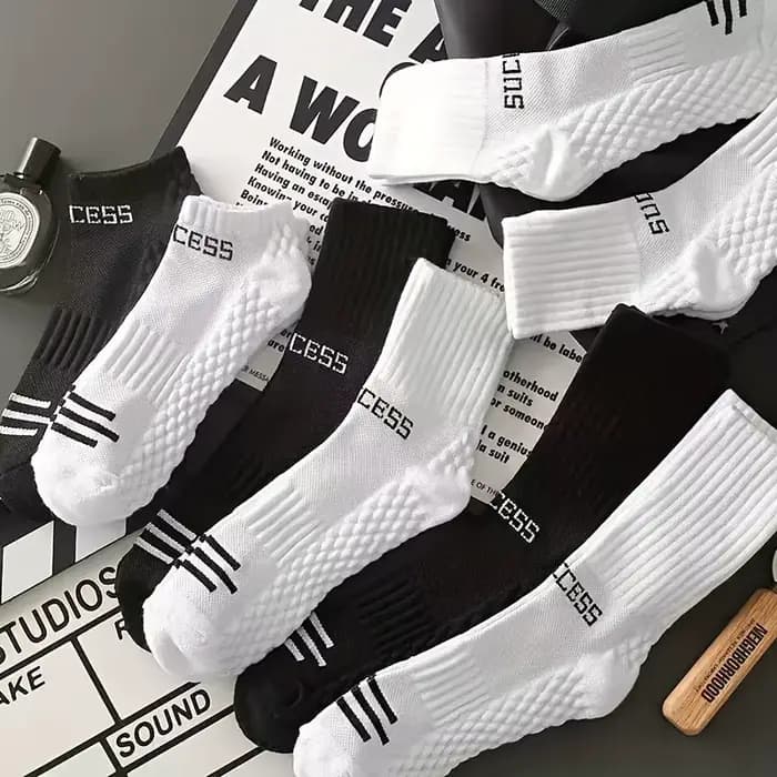 4 paires de chaussettes de sport noires et blanches pour hommes et femmes