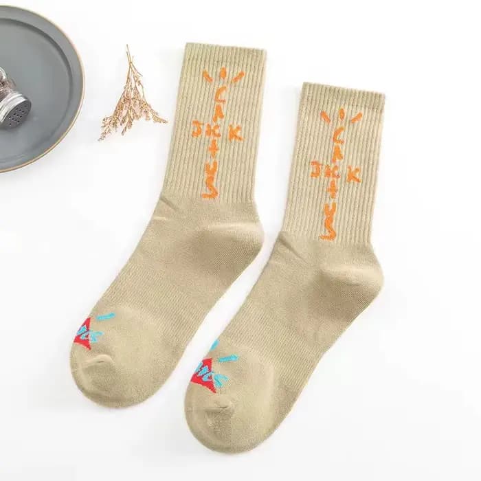 Coffrets cadeaux chaussettes de sport en coton pour hommes modèles de couple confortables et intéressants tendance hip-hop lettre noix de cajou rouge