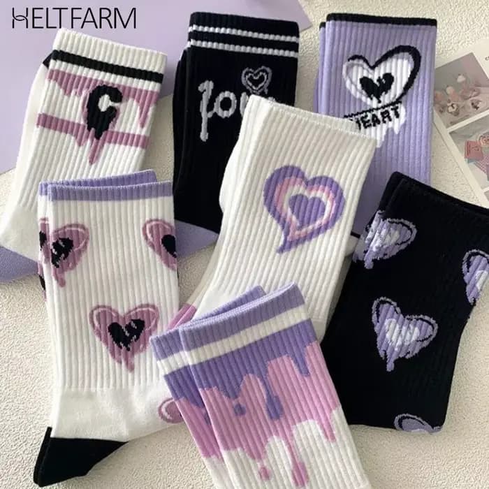 Chaussettes en coton à imprimé cœur violet pour femmes, chaussettes à tube moyen, chaussettes hip hop américaines, vêtements de rue, chaussettes de skateboard, chaussettes de sport pour filles