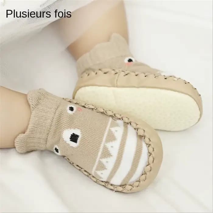 Chaussettes pour bébé avec semelles en caoutchouc, à la mode, pour nouveau-né, automne-hiver, chaussettes de sol pour enfants, chaussures antidérapantes à semelle souple, 2022