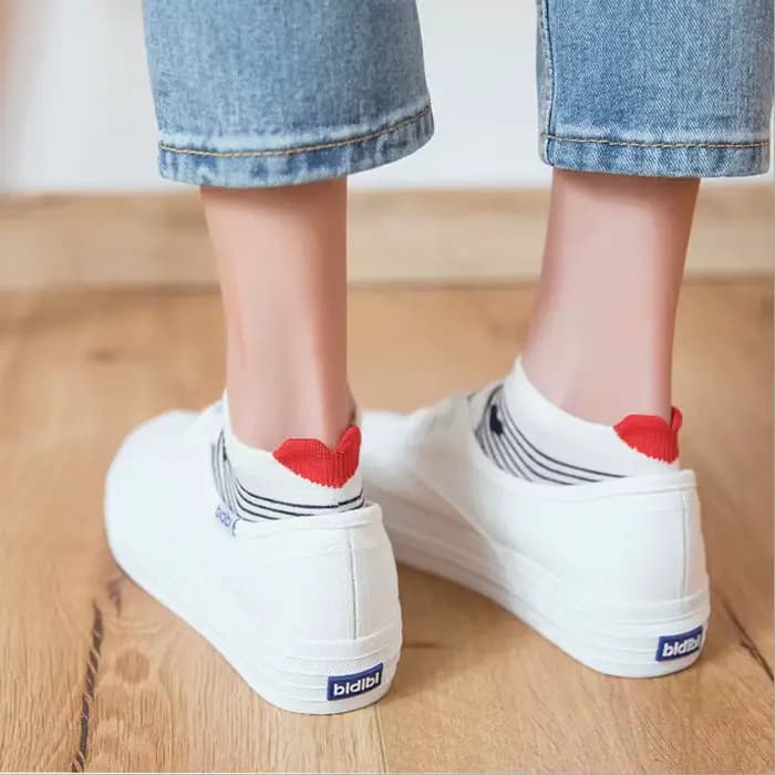 5/10 paires de chaussettes courtes pour femmes avec adorables talons en forme de cœur 3D !