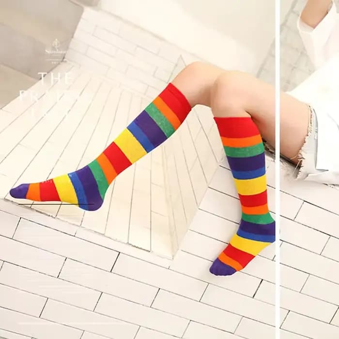 Chaussettes arc-en-ciel en coton doux à rayures colorées pour enfants