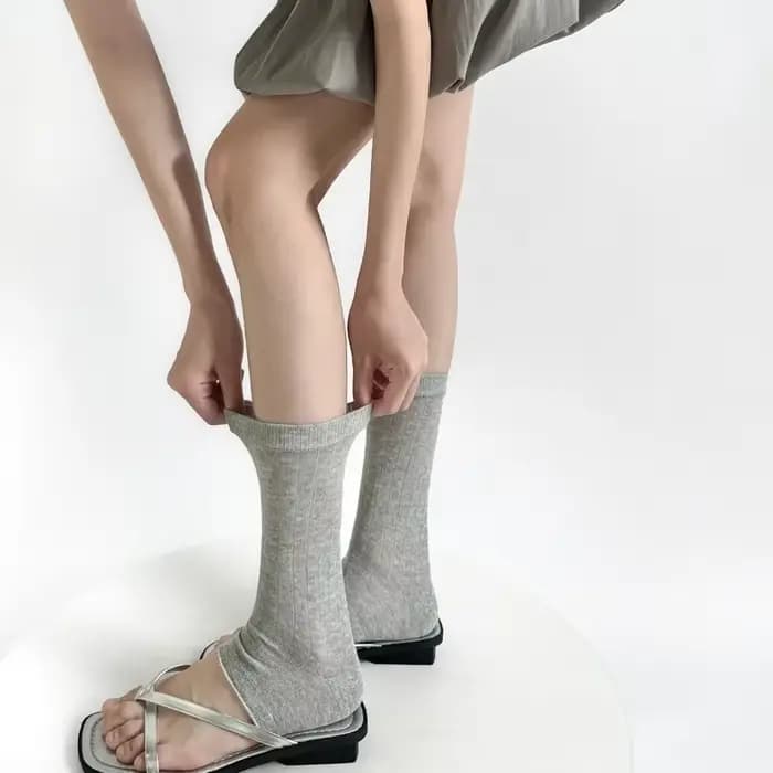 INS Casyak Style Sheer Footlet Socks 2025 Nouvelle Mode Chaussettes de mollet antidérapantes polyvalentes effet froncé pour écolière, bas fins