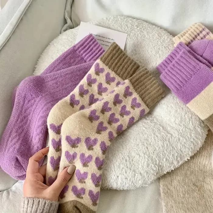 4 paires de chaussettes mi-longues pour femmes, à la mode, polyvalentes, violettes, en forme de cœur, douces, chaudes, confortables, décontractées, longues, automne hiver