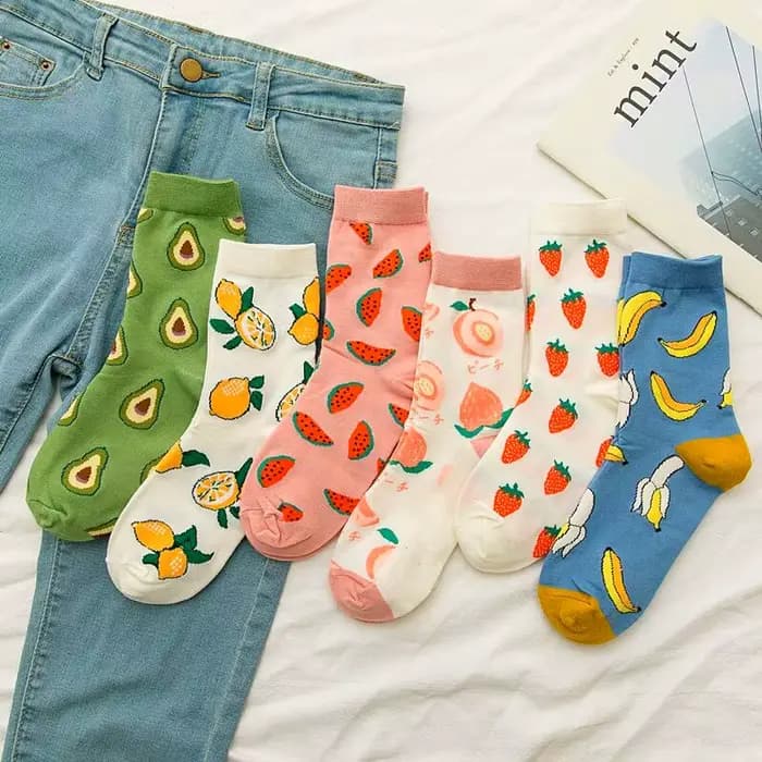 Femmes chaussettes drôles printemps automne dessin animé