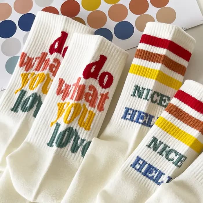 Femme drôle rayé lettre coton chaussette Harajuku doux fleur imprimé Hip Hop blanc chaussettes de sport décontracté respirant heureux longs Soxs
