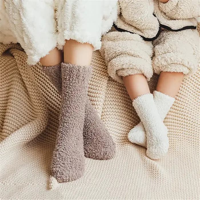 Chaussettes chaudes et douces pour bébé avec grip