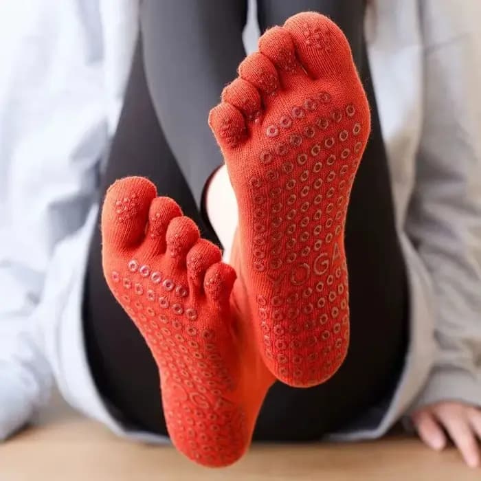Cinq chaussettes respirantes coordonnantes en silicone pour femmes