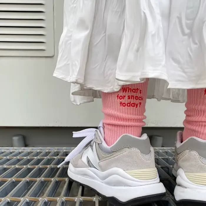 Mode pour les femmes lettres anglaises broderie fil épais coton chaussettes mi-tude haute qualité Style japonais mignon doux Sox