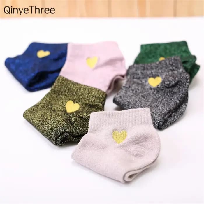 Chaussettes scintillantes brodées en forme de cœur pour femmes