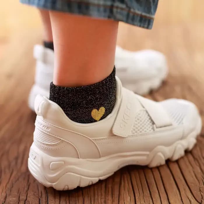 Chaussettes brodées en forme de cœur pour femmes