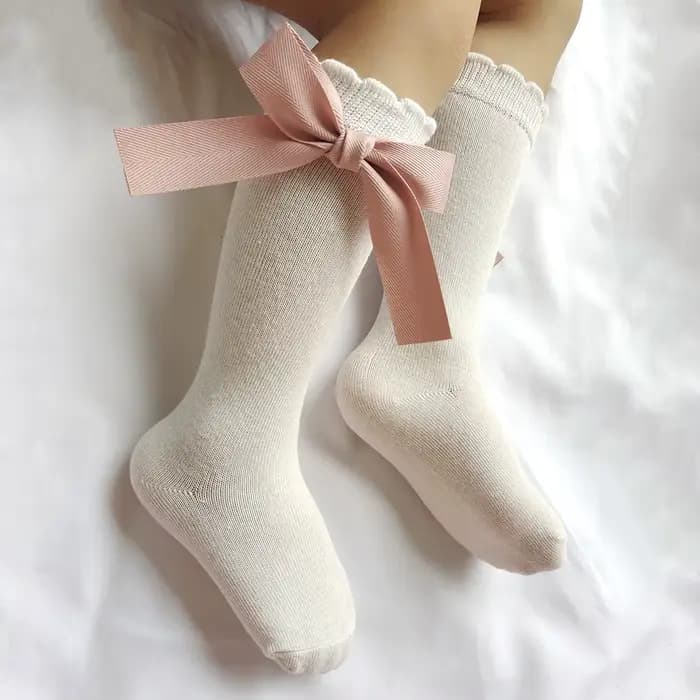 Nouvelles chaussettes en coton pour bébé, chaussettes de princesse à gros nœud pour filles, bas pour enfants et tout-petits, accessoires pour nourrissons, chaussettes longues pour enfants