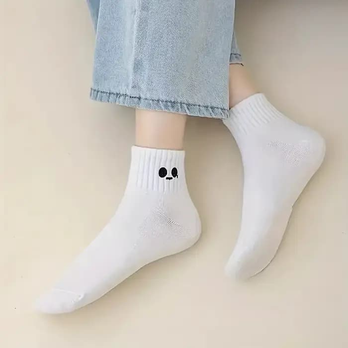 5 paires d'expressions émotionnelles mignonnes chaussettes chaudes pour femmes blanc Kawaii bas brodés