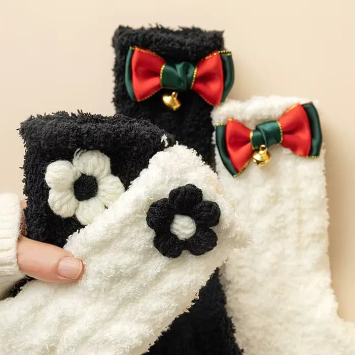 Chaussettes mi-tube en velours pour femmes, chaussettes d'optique mignonnes, chaussettes de couchage pour la maison, nœud de fleur chaud, noir et blanc, lieux d'automne et d'hiver