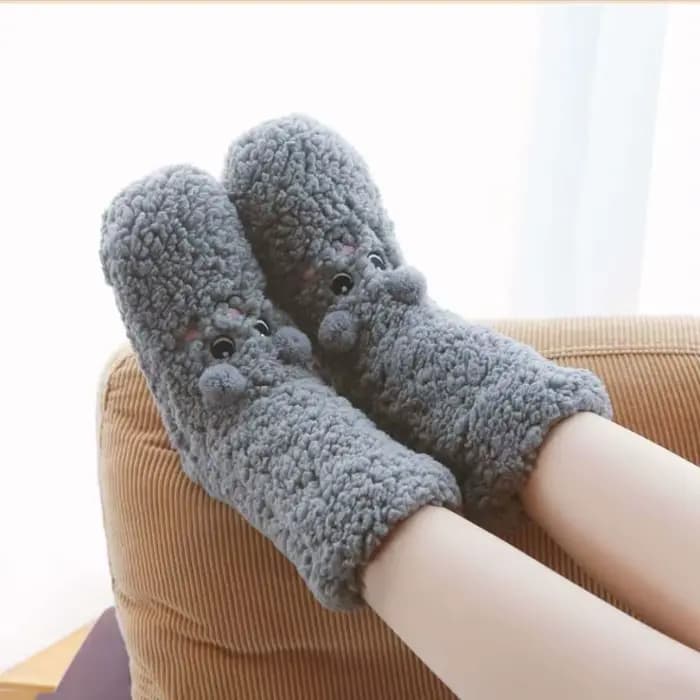Chaussettes thermiques épaisses brodées mignonnes, chaussettes de couchage antidérapantes en peluche, chaussettes polaires d'hiver pour femmes, hommes et femmes