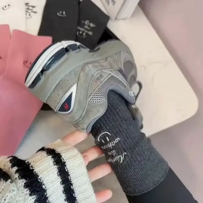 Femmes chaussettes mignonnes coton Kawaii brodé lettre drôle
